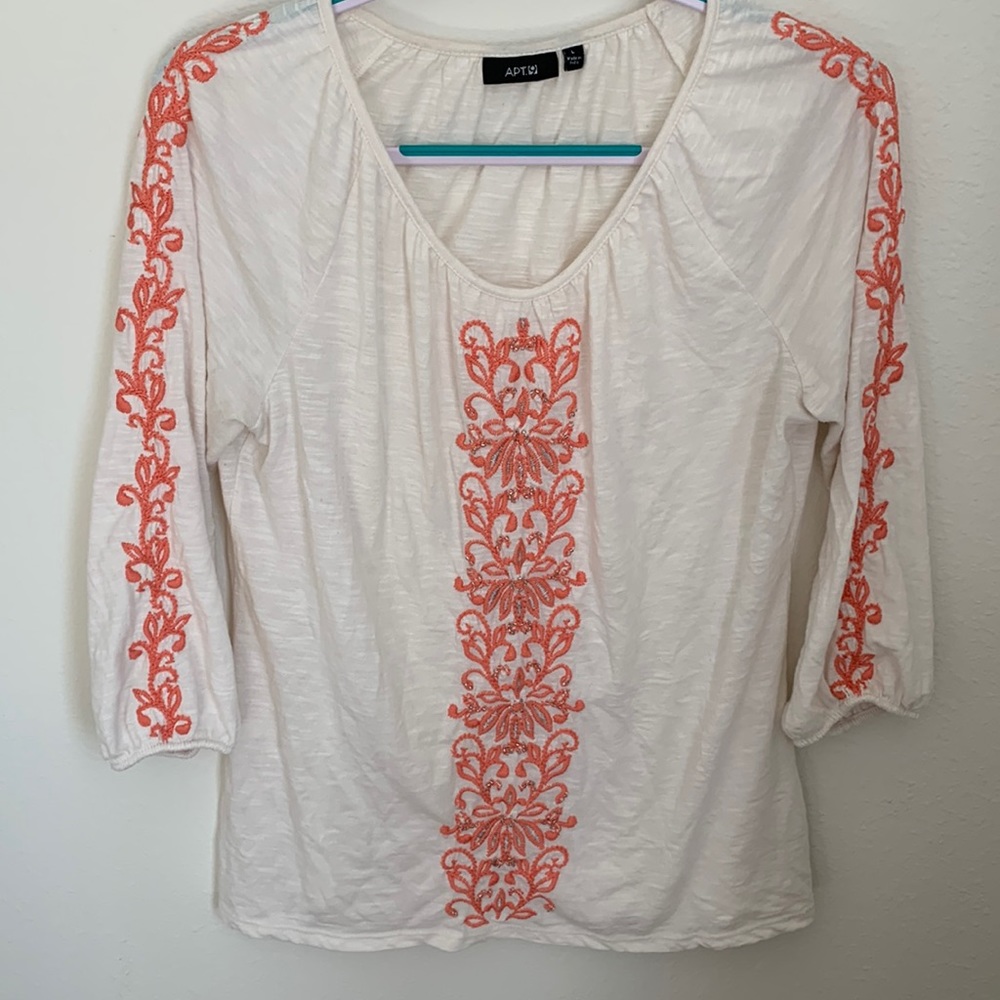 Boho style Apt 9 cream color 3/4” sleeves w/ elastic